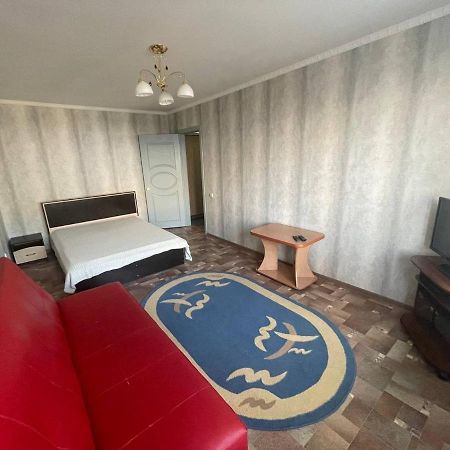 1-Комнатная Квартира В Центре! Petropavlovsk Eksteriør billede